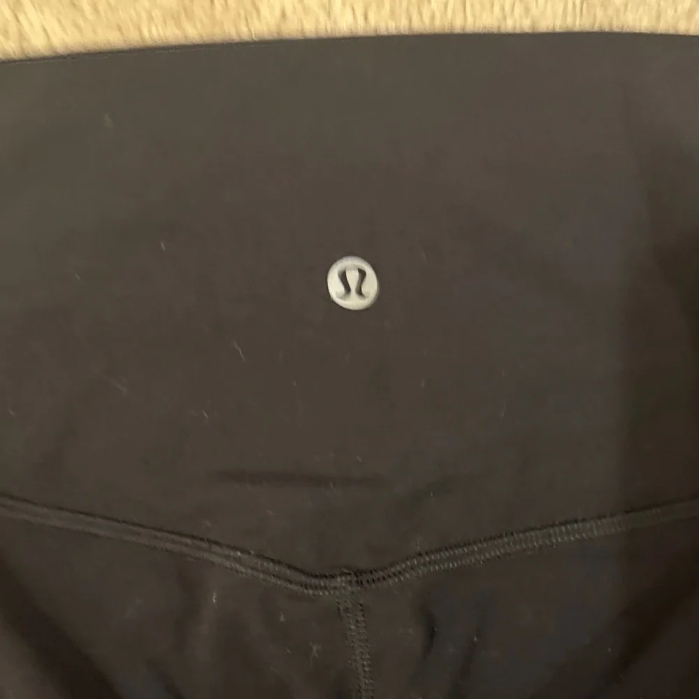 Black lululemon front seam leggings - Picture 4 of 4